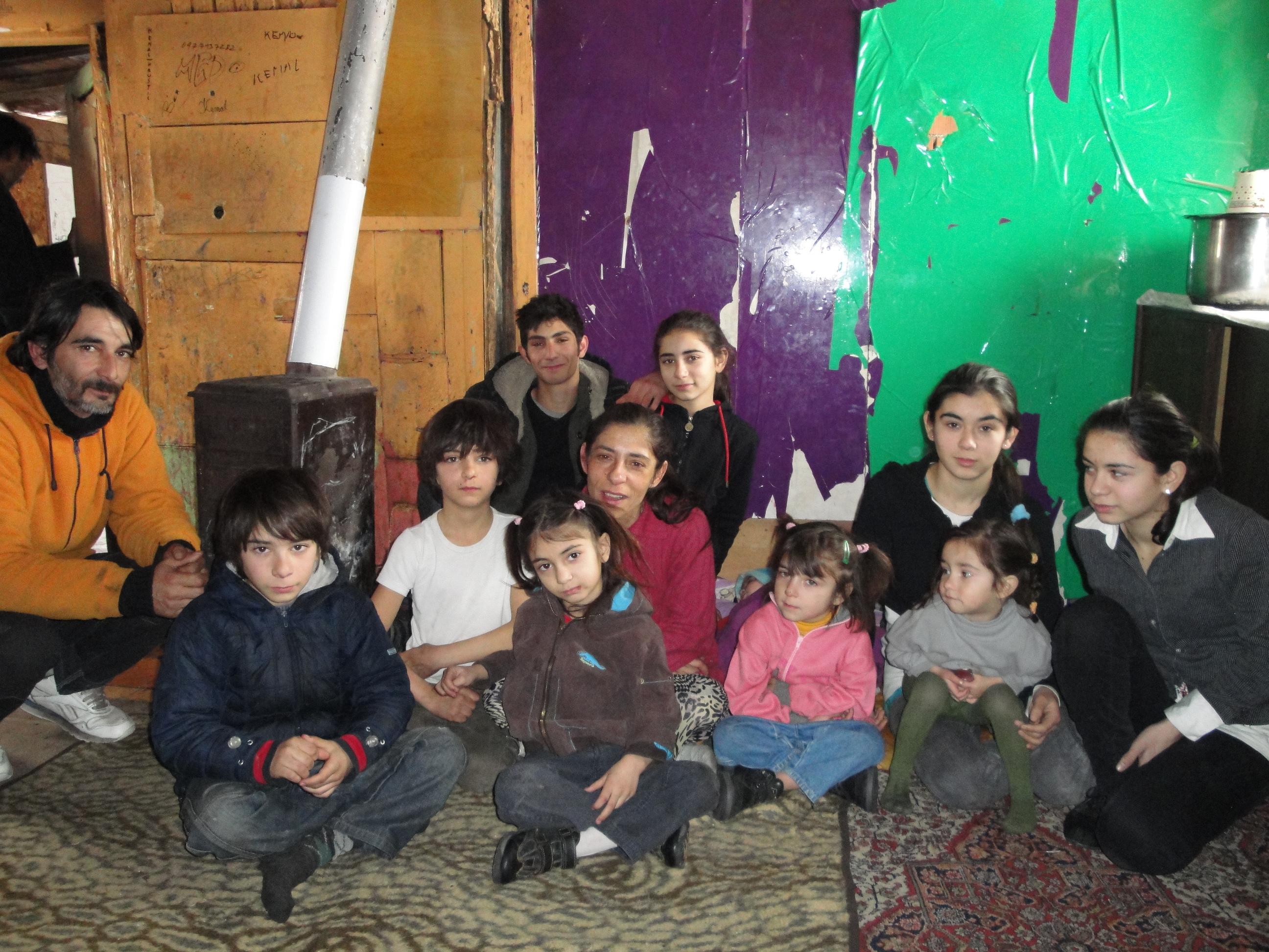 Ovo je obitelj Zahirović prije dodjele novog stana